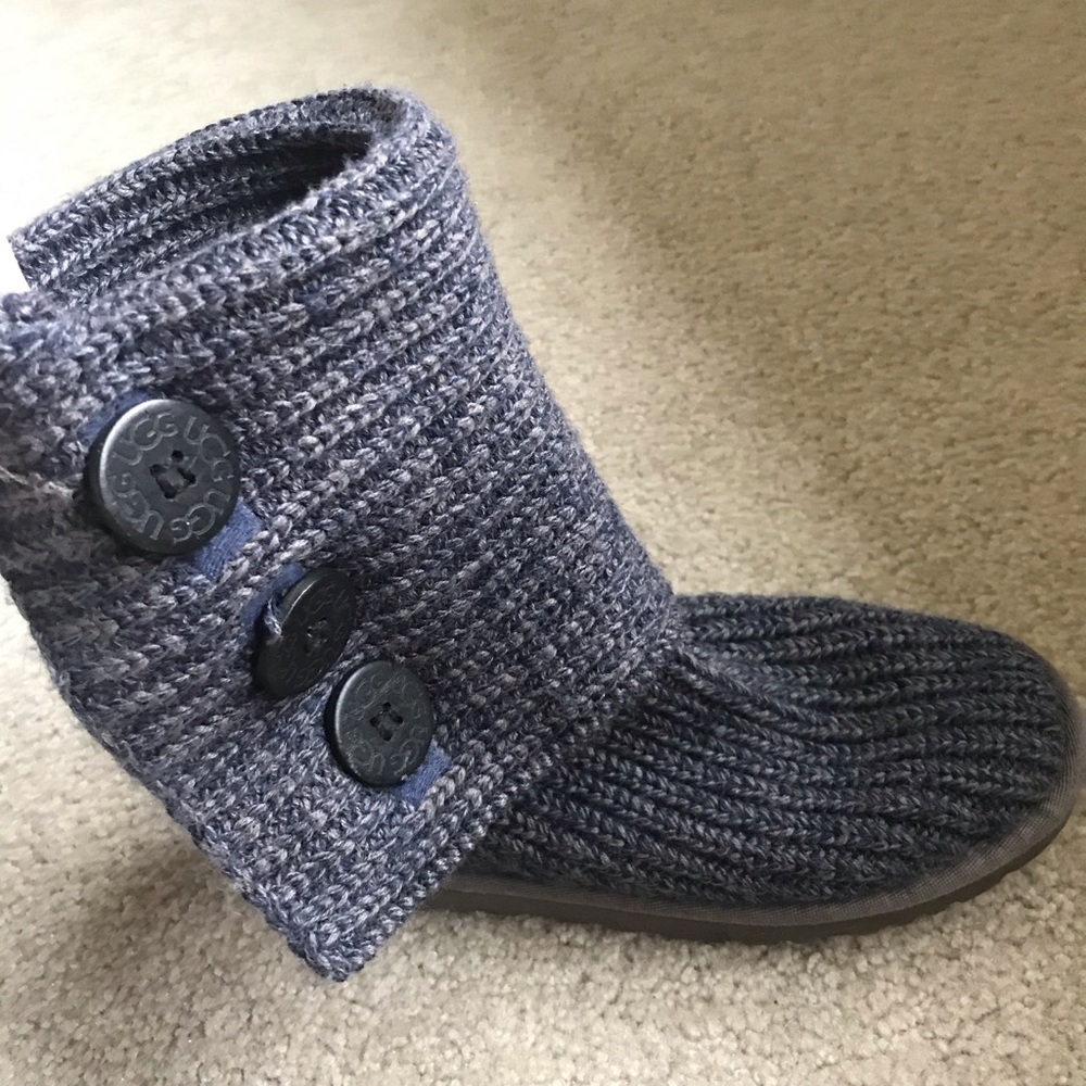grey knit Ugg boots